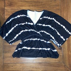Women/Juniors kimono style top size M